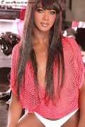 Foto Travescort Annunci Milano Laura Terza Gamba - 12