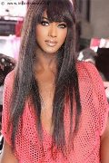 Foto Travescort Annunci Milano Laura Terza Gamba - 10