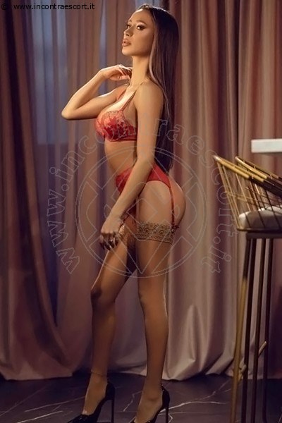 Sophia Hott  TRIESTE 3444205470